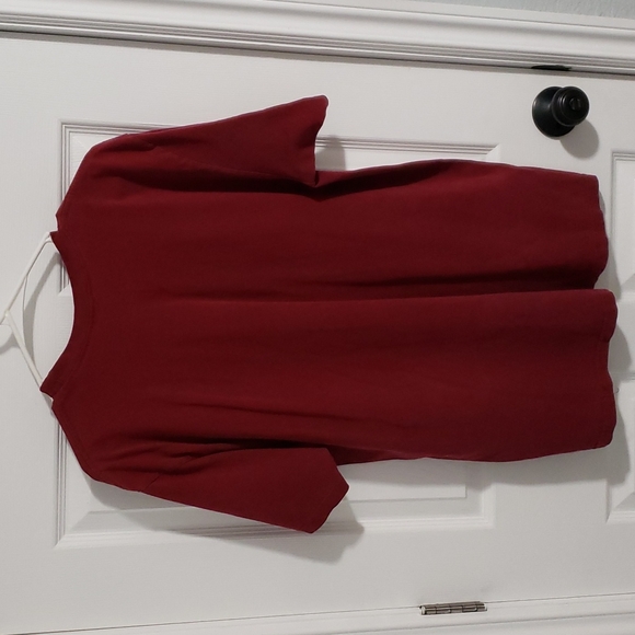 Burgundy Nike tee - Picture 3 of 3